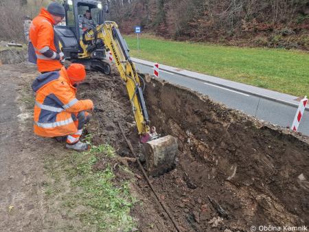 Sanacija zidu ob občinski cesti v Košišah (1)